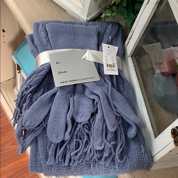 Scarf and glove set - Picture 3 of 4